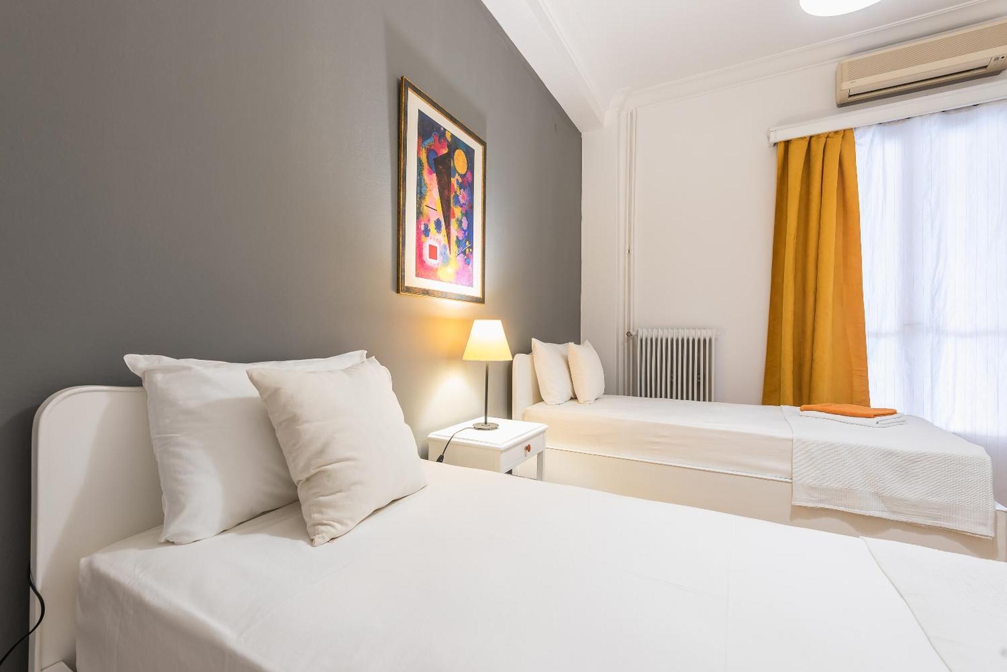 Private Rooms Athens - Shared Bathroom الغرفة الصورة
