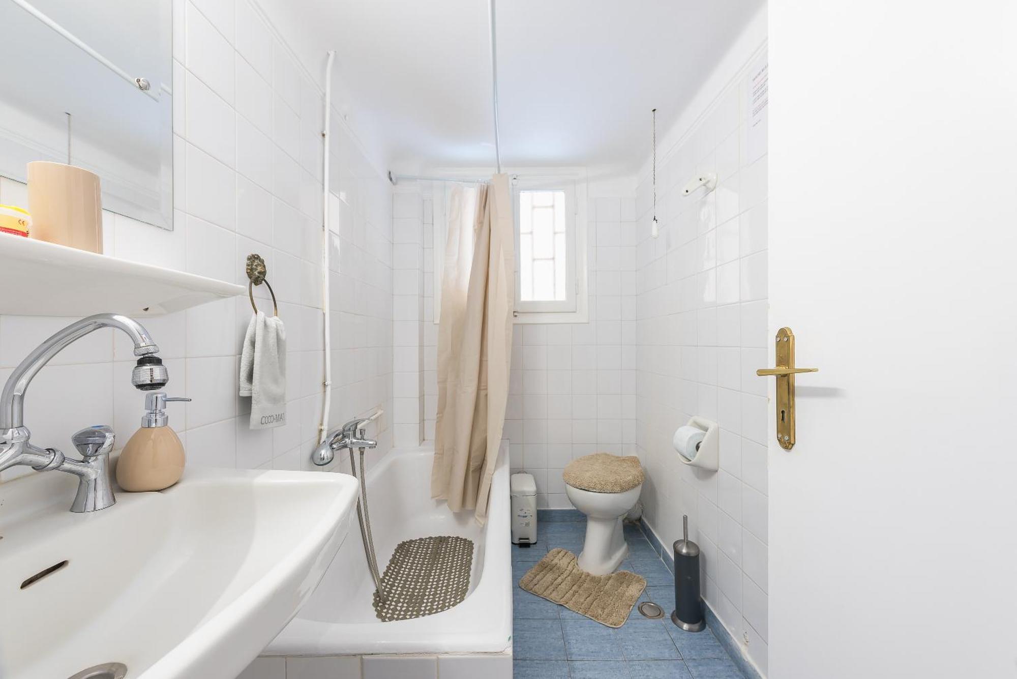 Private Rooms Athens - Shared Bathroom الغرفة الصورة